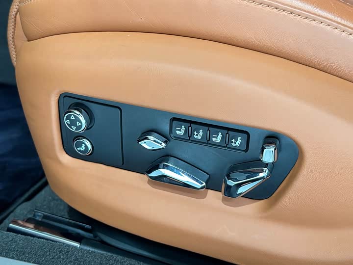 Фото 9 - Bentley Flying Spur