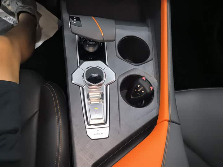 Фото 14 - Changan UNI-V