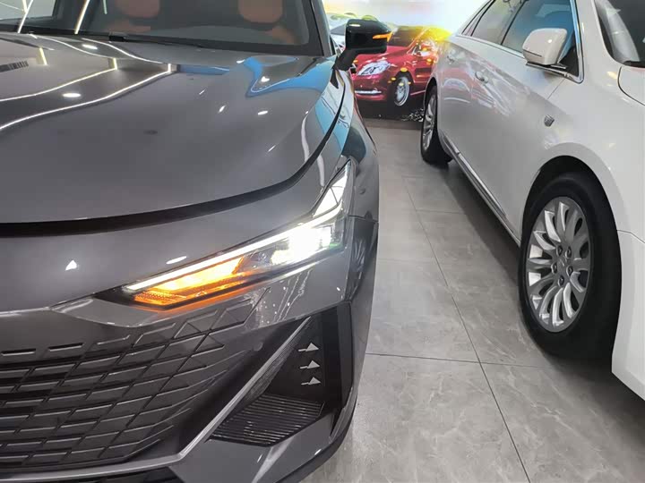 Фото 24 - Changan UNI-V