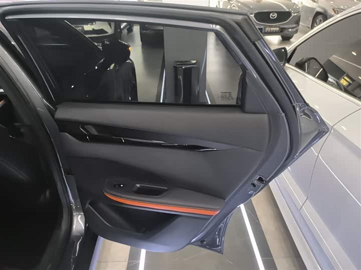 Фото 27 - Changan UNI-V