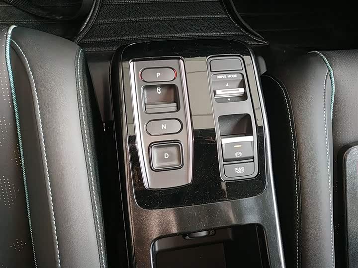 Фото 12 - Honda e:NP2