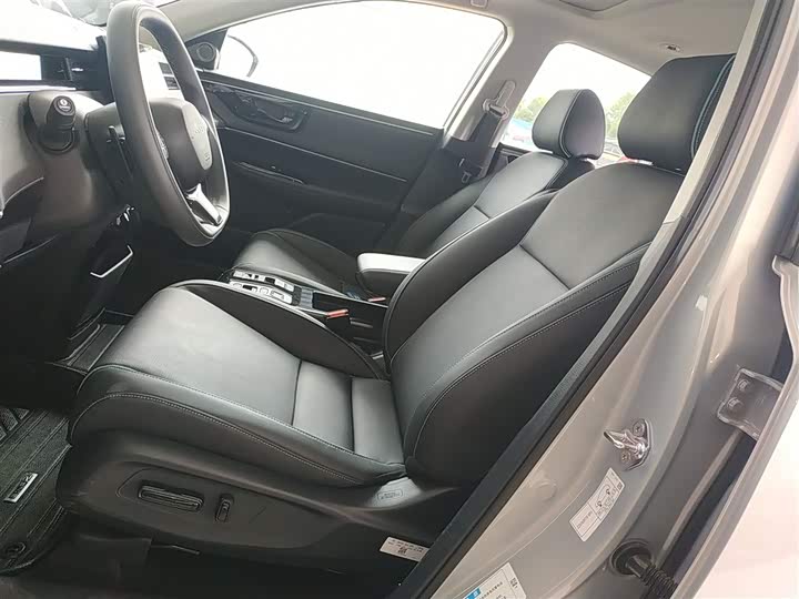 Фото 13 - Honda e:NP2