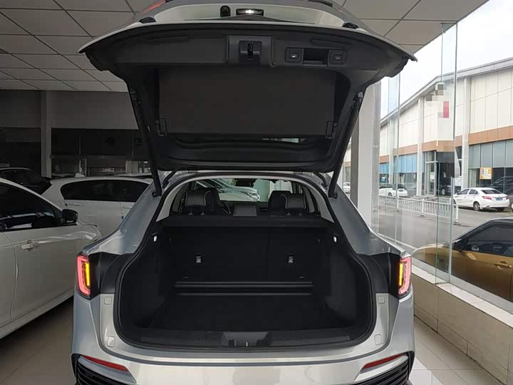 Фото 17 - Honda e:NP2