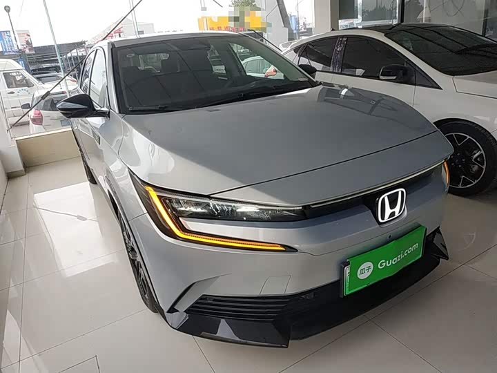 Фото 3 - Honda e:NP2