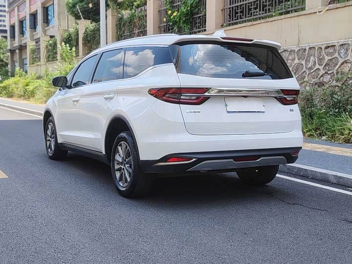 Фото 9 - Geely Jiaji