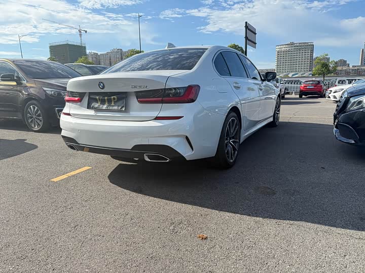 Фото 12 - BMW 3 Series