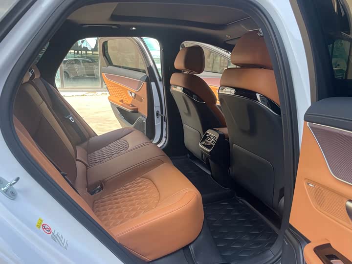 Фото 10 - BYD Han