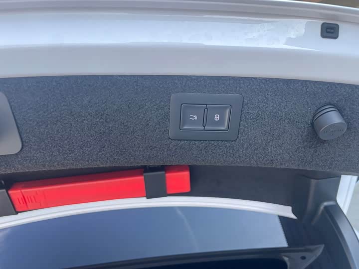 Фото 20 - BYD Han