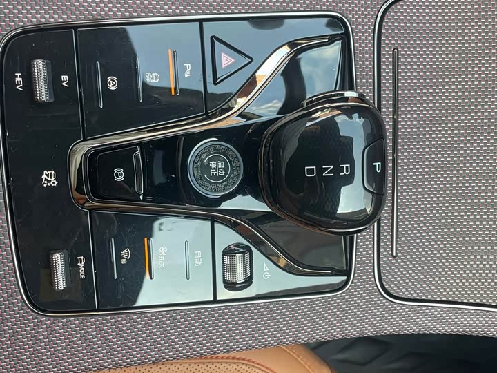 Фото 24 - BYD Han