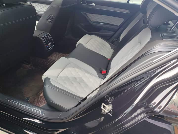 Фото 17 - Volkswagen Magotan