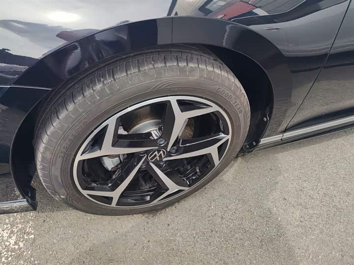 Фото 23 - Volkswagen Magotan