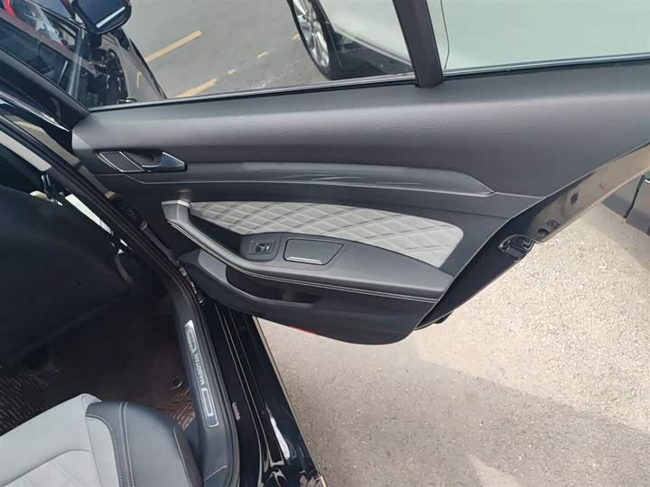 Фото 27 - Volkswagen Magotan