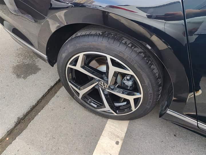 Фото 30 - Volkswagen Magotan