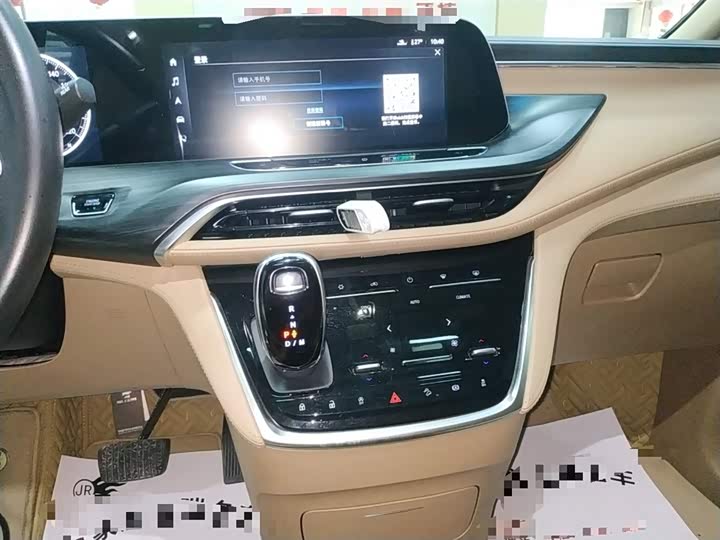 Фото 12 - Buick GL8 ES