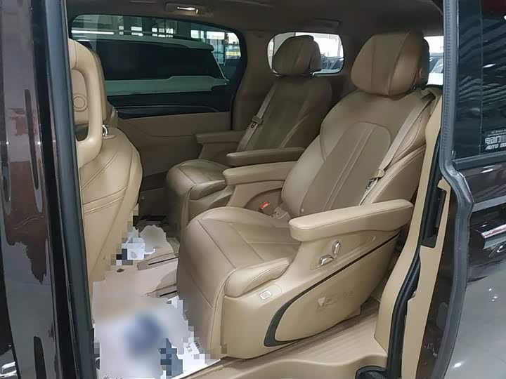 Фото 16 - Buick GL8 ES