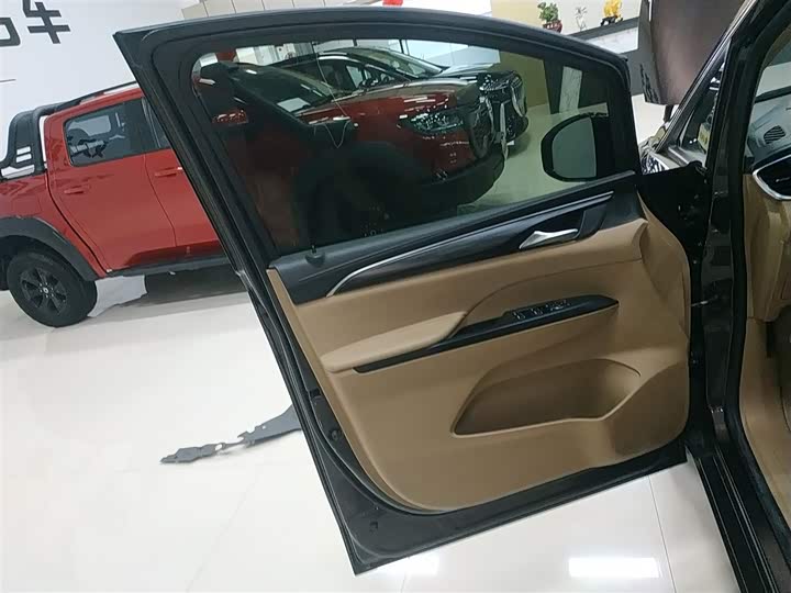 Фото 26 - Buick GL8 ES