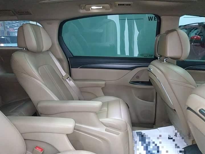 Фото 27 - Buick GL8 ES