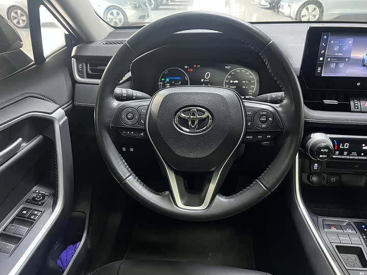 Фото 12 - Toyota Wildlander