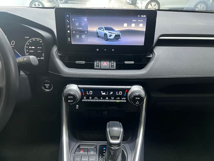 Фото 16 - Toyota Wildlander