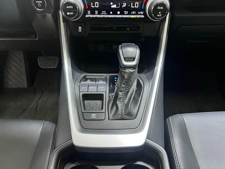 Фото 17 - Toyota Wildlander