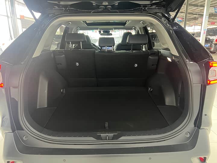 Фото 18 - Toyota Wildlander