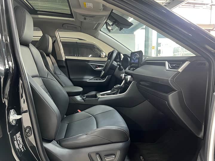 Фото 20 - Toyota Wildlander