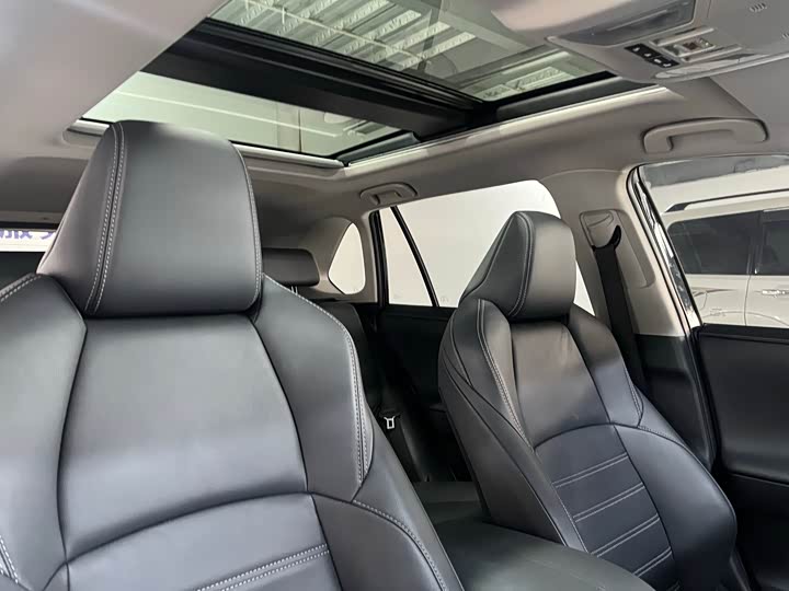 Фото 23 - Toyota Wildlander