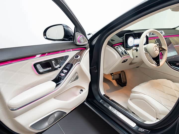 Фото 8 - Mercedes-Benz Maybach S-Class