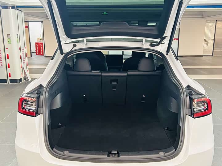 Фото 15 - Tesla Model Y