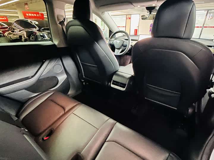 Фото 16 - Tesla Model Y