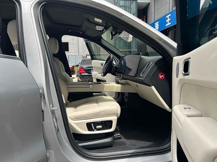 Фото 8 - LiXiang L8