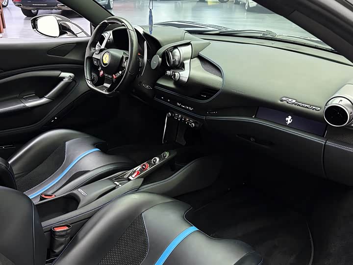 Фото 11 - Ferrari F8