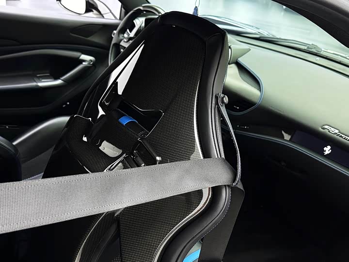 Фото 18 - Ferrari F8