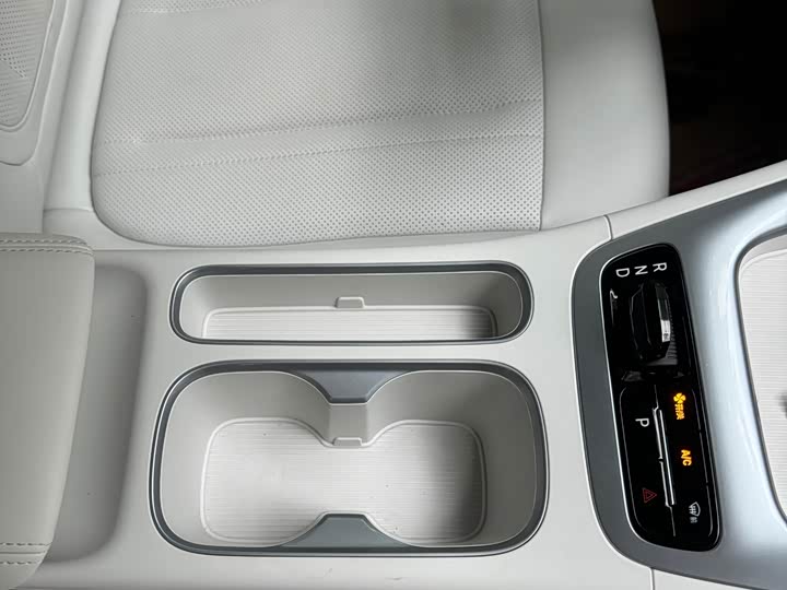 Фото 14 - Geely Galaxy Geome