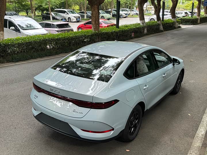 Фото 12 - BYD Qin Plus