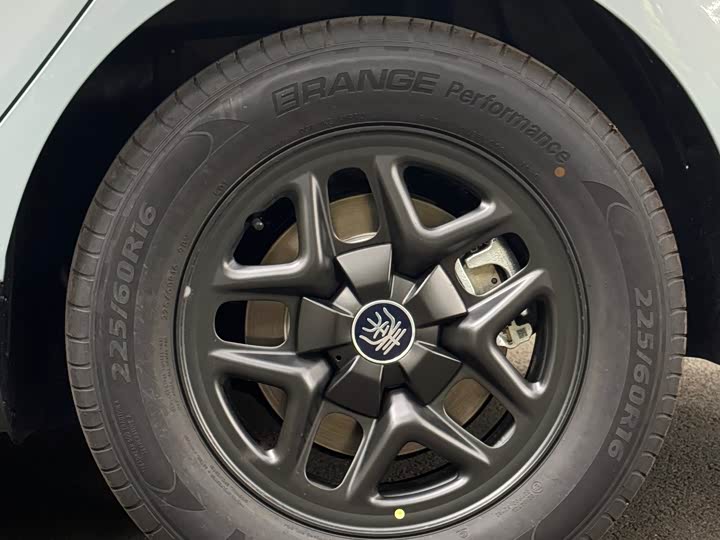 Фото 14 - BYD Qin Plus