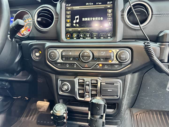 Фото 13 - Jeep Gladiator