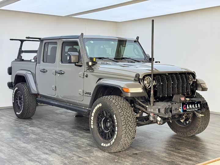 Фото 2 - Jeep Gladiator