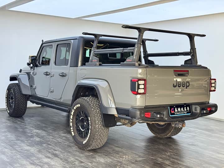 Фото 5 - Jeep Gladiator