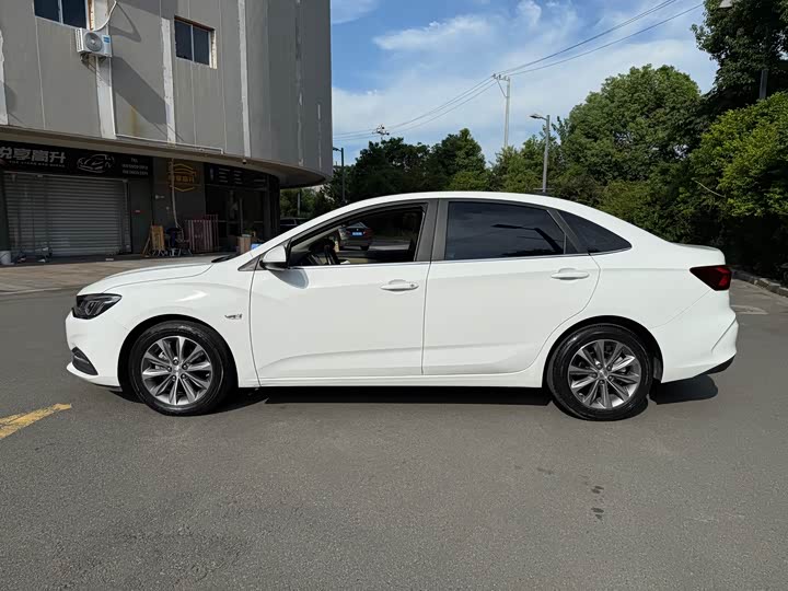 Фото 4 - Chevrolet Monza