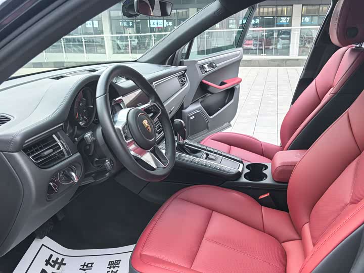 Фото 12 - Porsche Macan