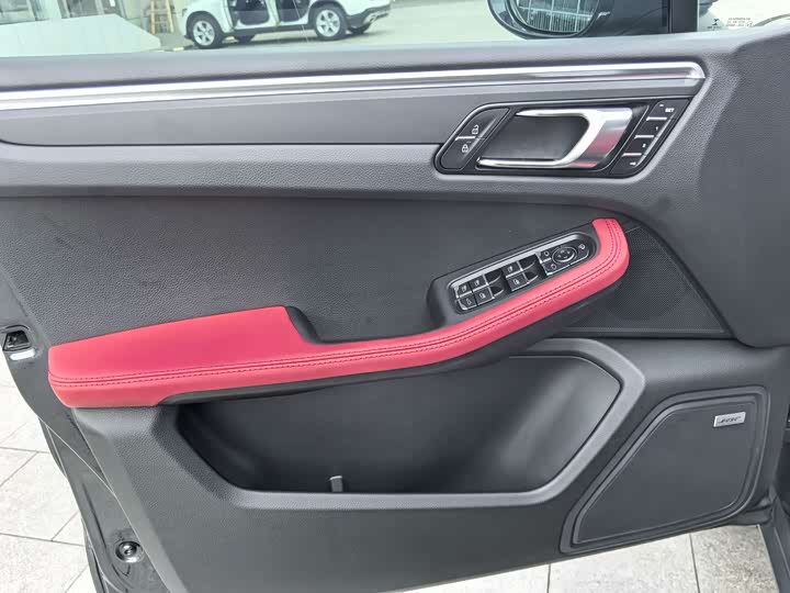 Фото 16 - Porsche Macan