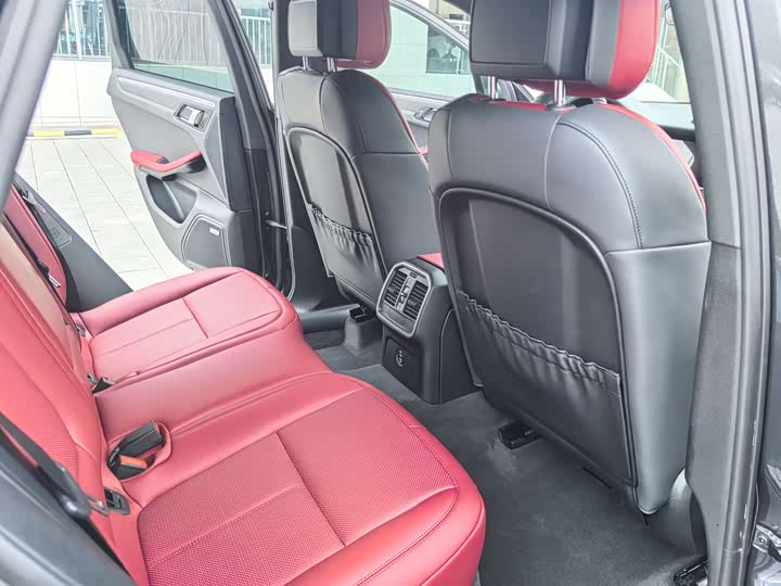 Фото 17 - Porsche Macan