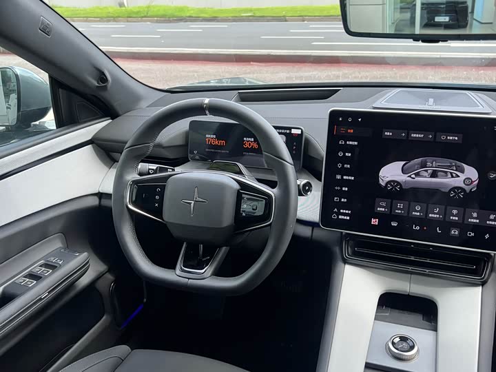 Фото 12 - Polestar 4