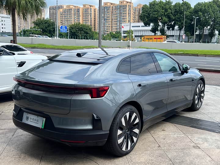 Фото 18 - Polestar 4