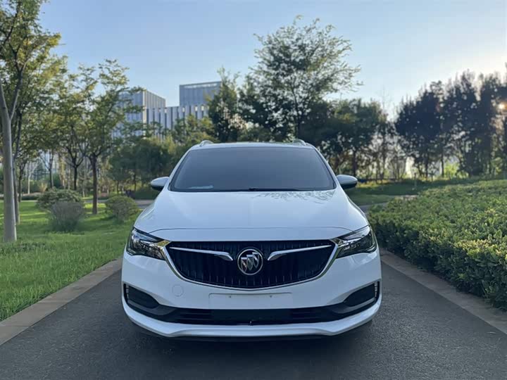 Фото 16 - Buick GL6