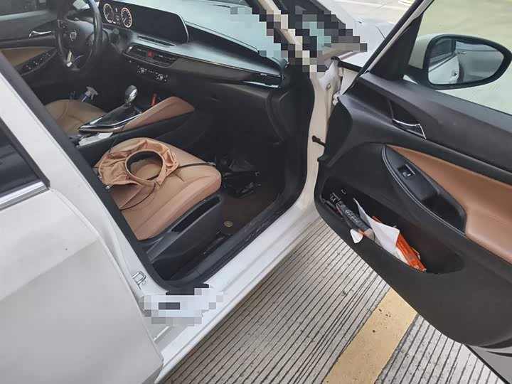 Фото 21 - Buick GL6