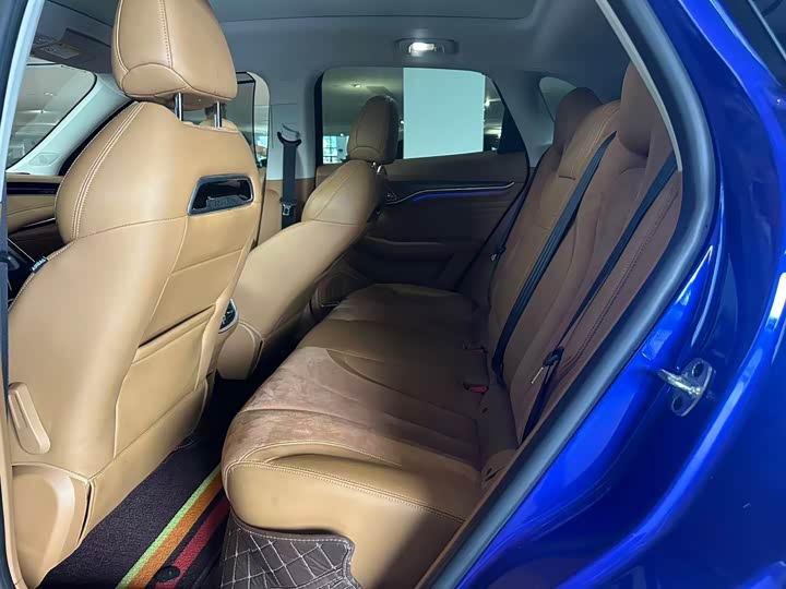 Фото 8 - Roewe Marvel X