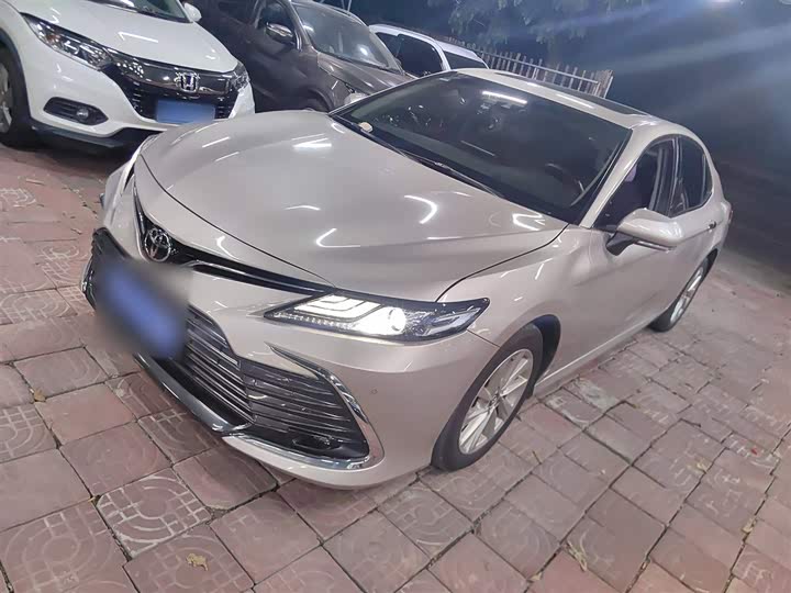 Фото 1 - Toyota Camry