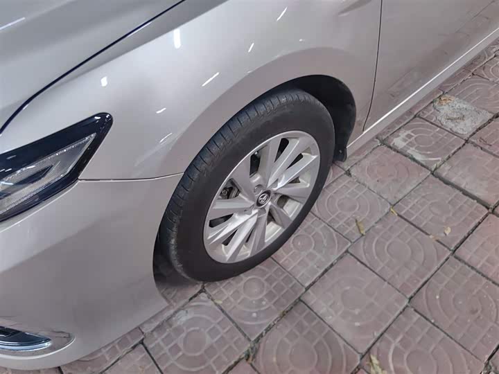 Фото 22 - Toyota Camry